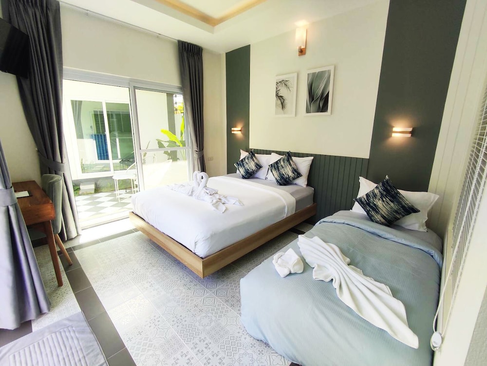 King+1Sofabed villa garden view