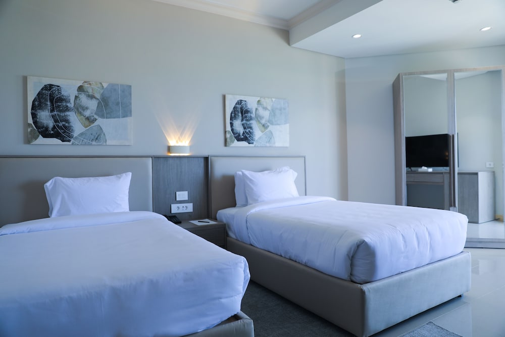 Junior Suite, 2 Twin Beds (Sea Side View) - Photo 2