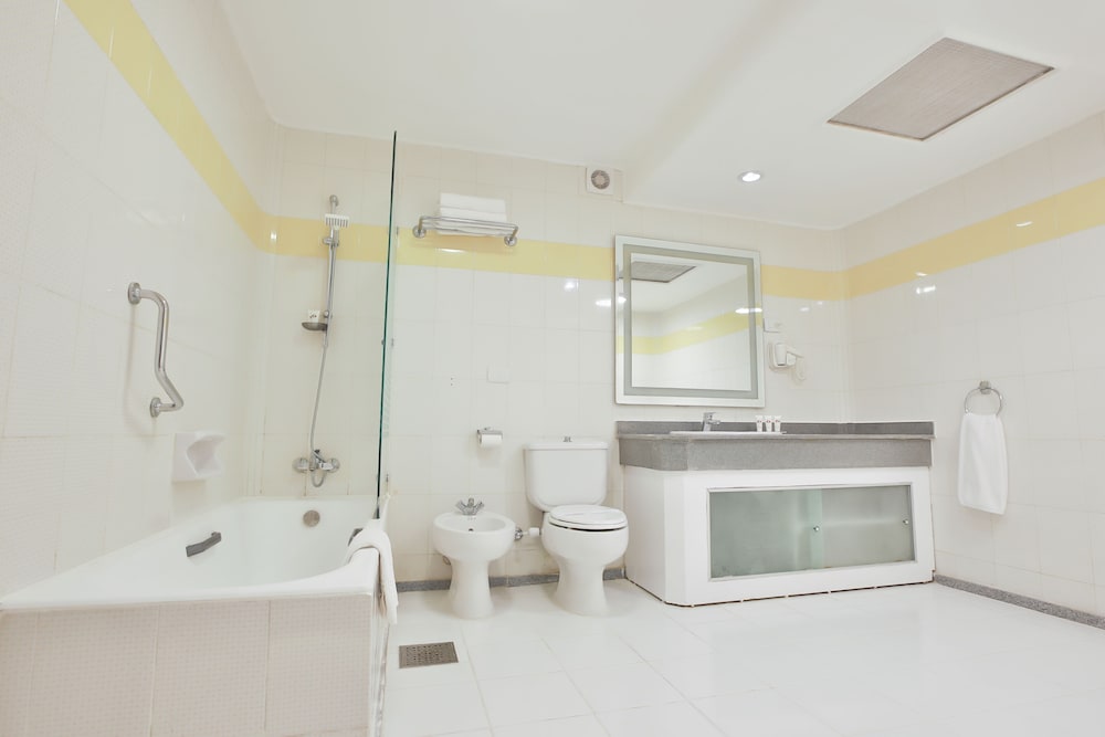Deluxe Double or Twin Room - Photo 4