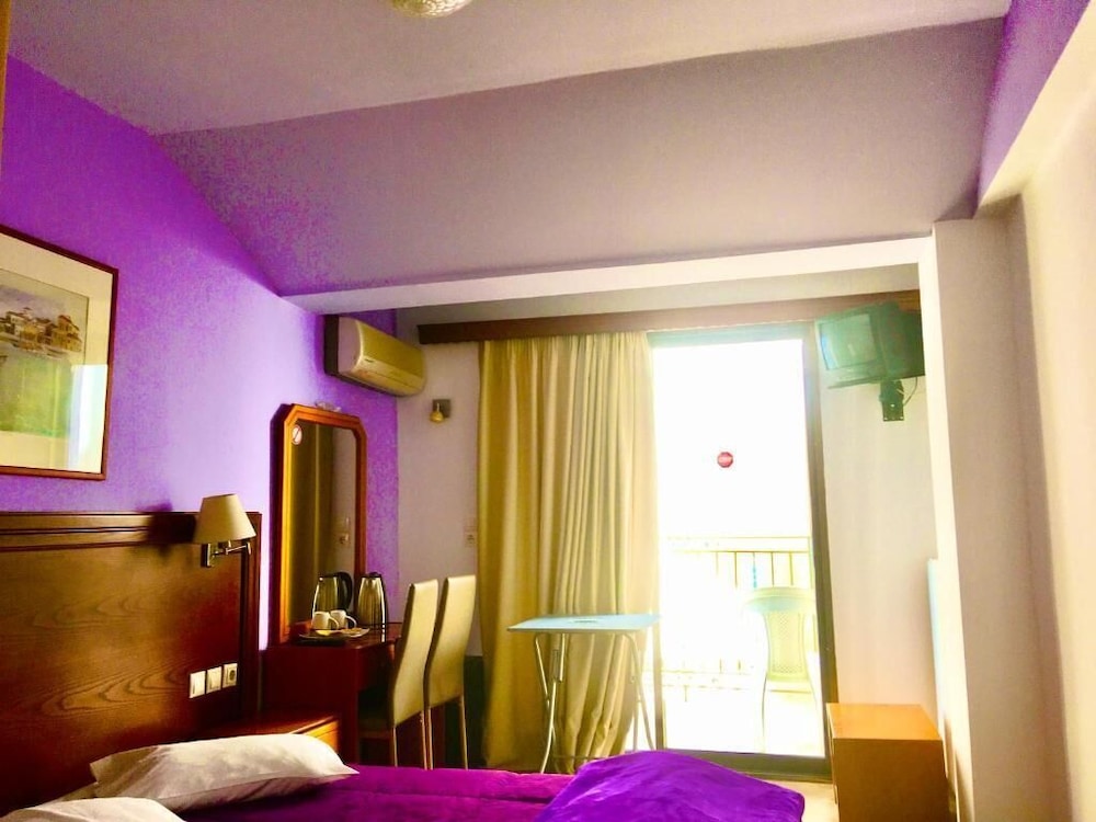 Double or Twin Room - Photo 2