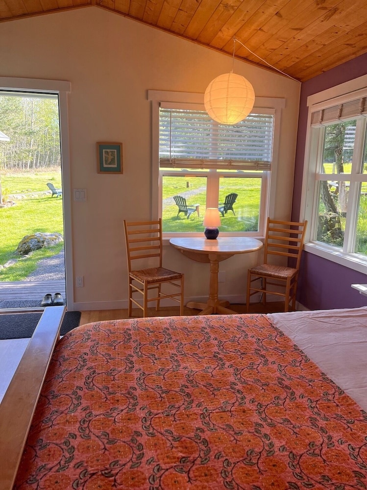 Classic Cabin, 1 Queen Bed photo 2