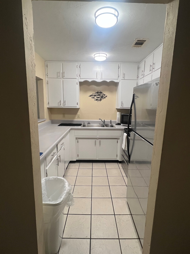 Deluxe Condo, 2 Bedrooms, Balcony, River View photo 3