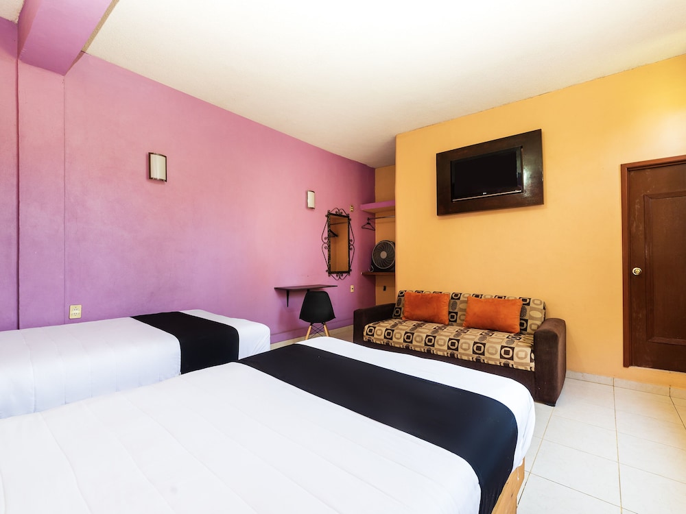 Standard Room, 2 Double Beds - Photo 8