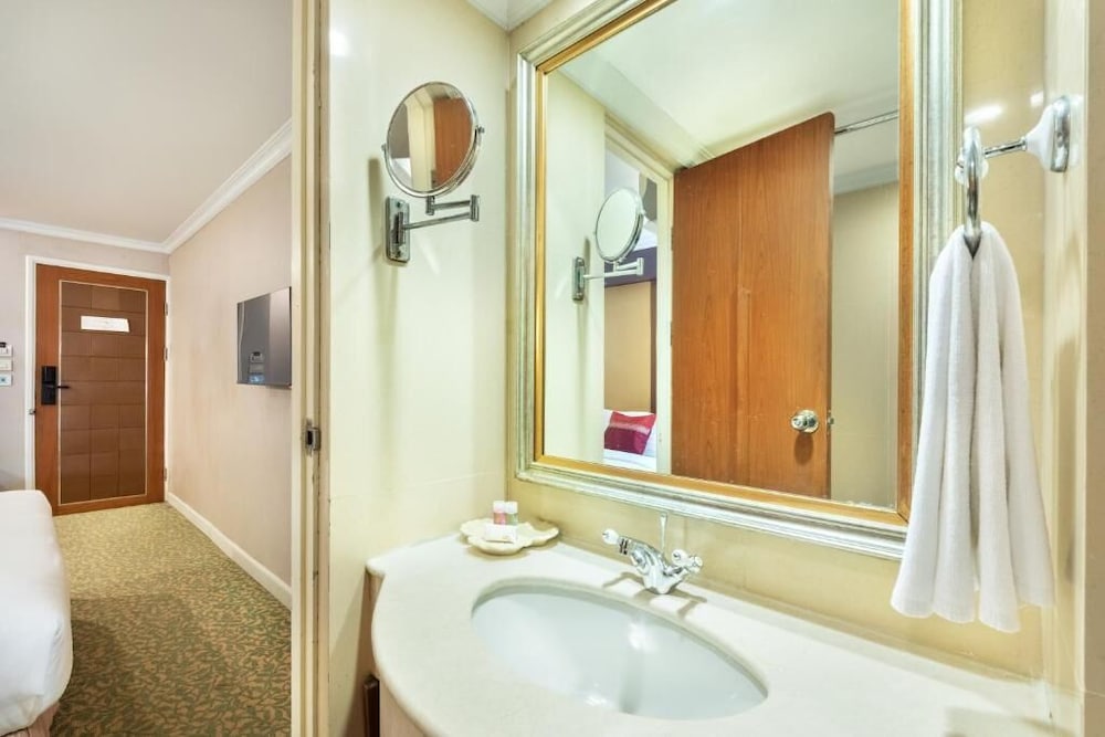 Executive Deluxe Double or Twin Room photo 2