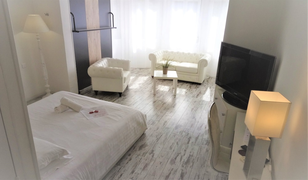 Junior Suite, Non Smoking photo 1
