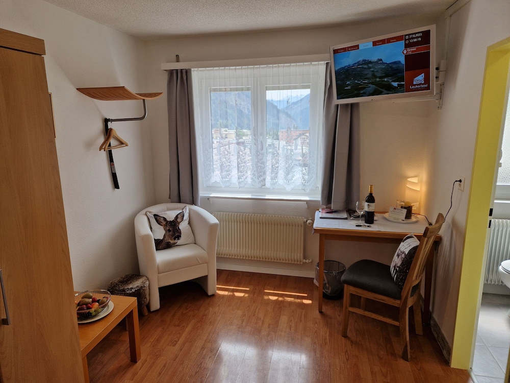 Standard Single Room, 1 Bedroom, Non Smoking, Mountainside photo 3