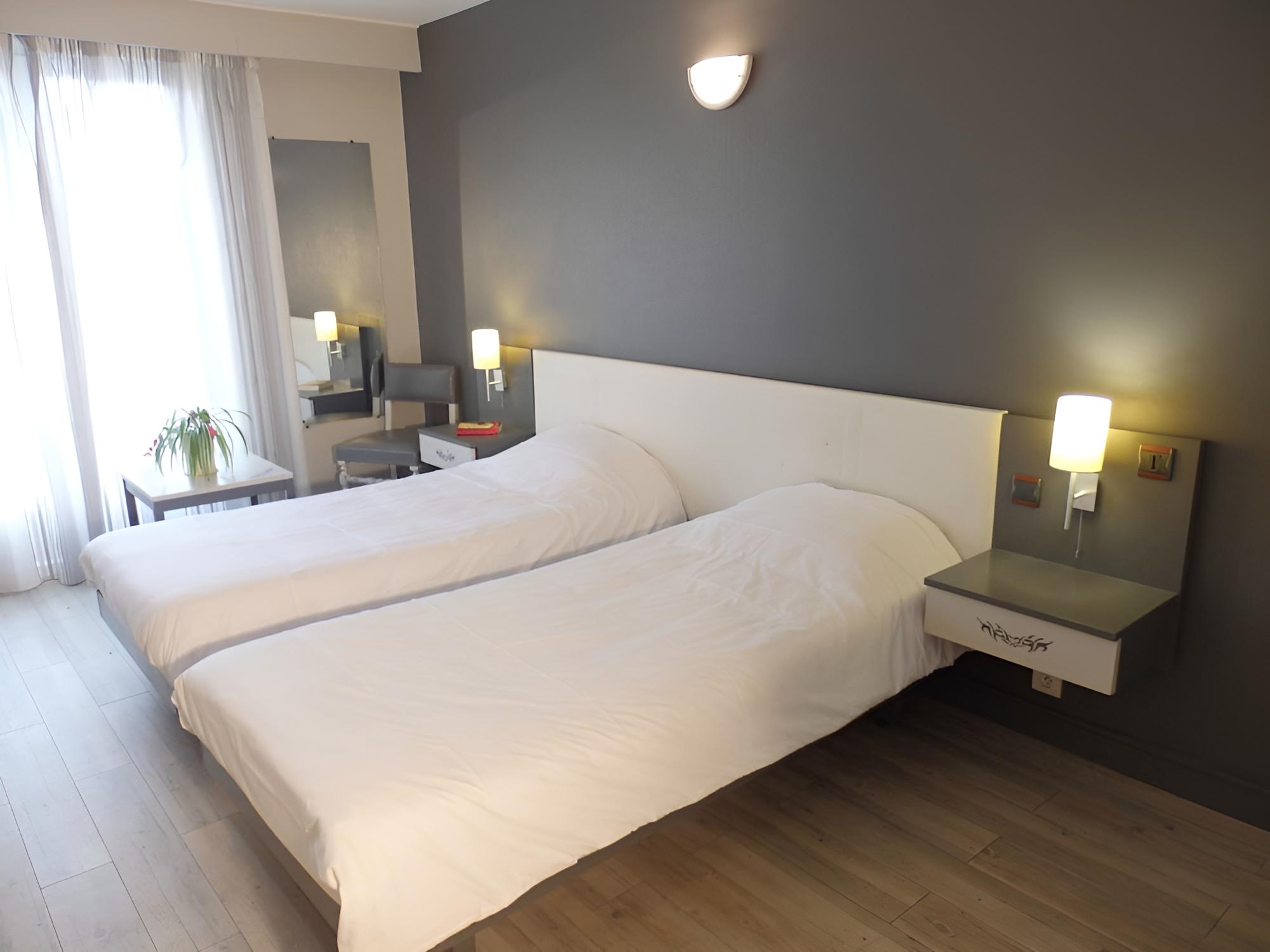 Standard Twin Room photo 2