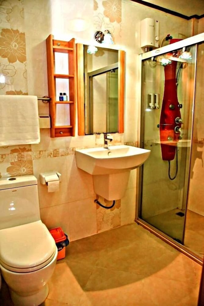 Premium Double Room, 1 Bedroom, Private Bathroom photo 3