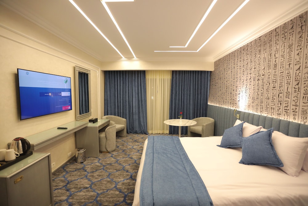 Deluxe Double Room-Anubis
