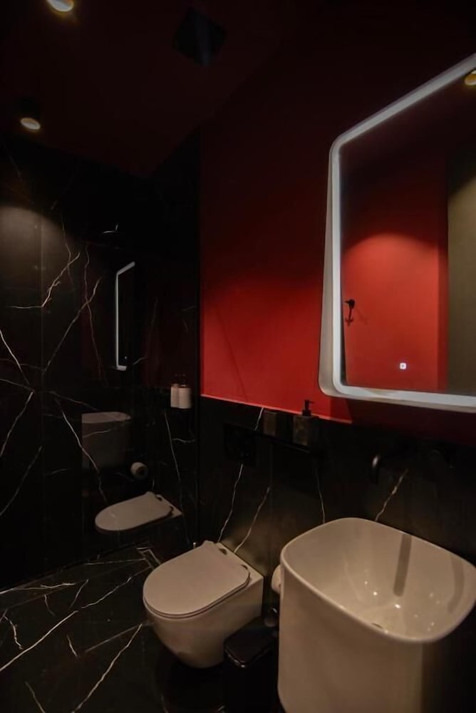 Icon Premium Suite with Balcony photo 3