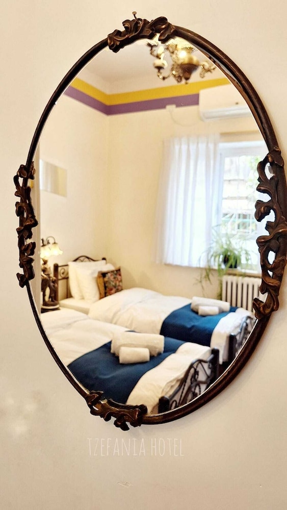 Basic Double or Twin Room, 2 Twin Beds (Tzefania Hotel 108)