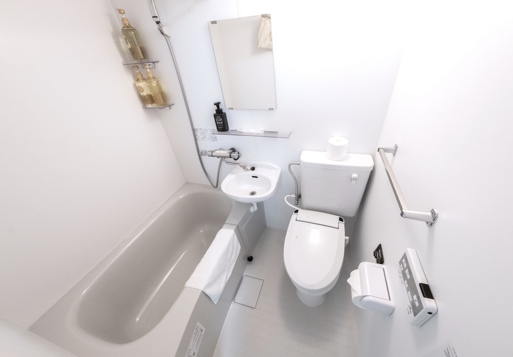 Standard Room, 1 Double Bed, Non Smoking, Private Bathroom - Photo 2