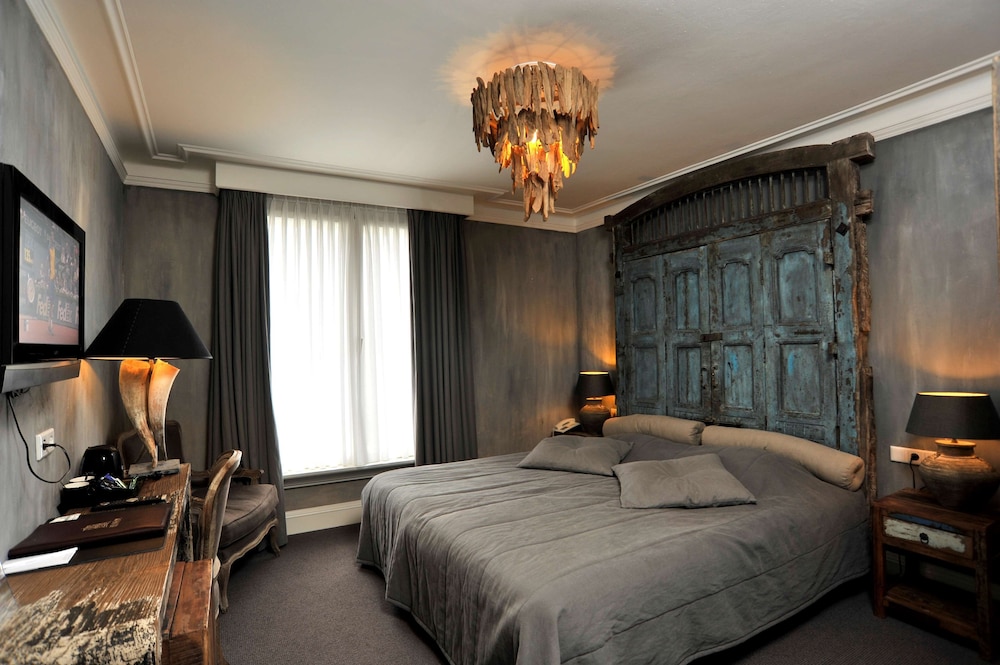 Superior Room, 2 Twin Beds, Bathtub - Photo 3