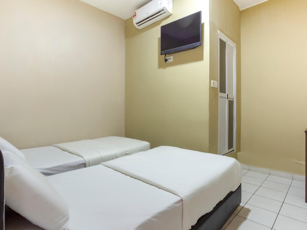 Basic Twin Room photo 3