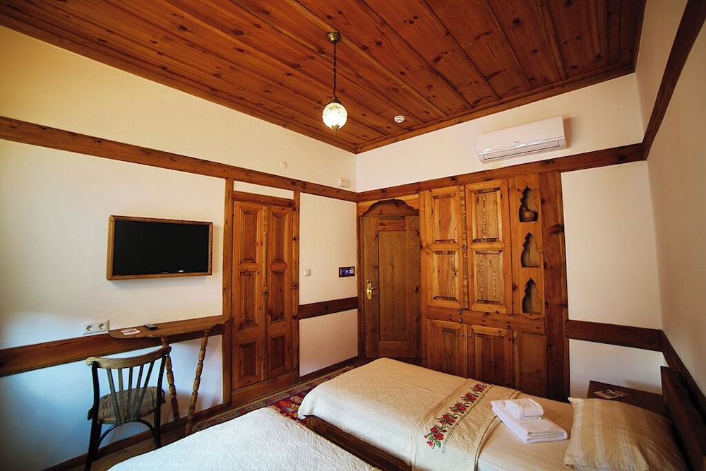 Classic Double or Twin Room photo 2