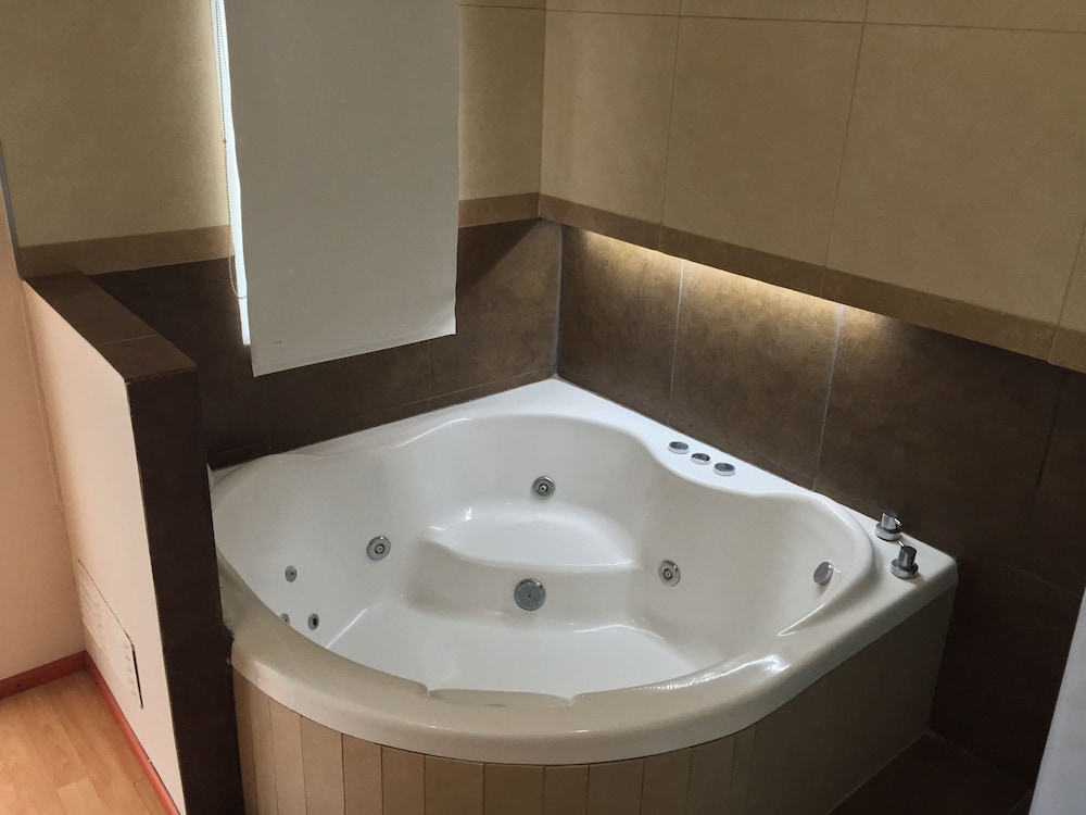 Suite, Jetted Tub photo 2