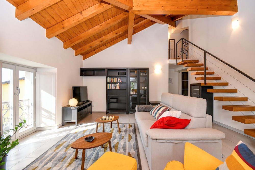 Apartment, Mezzanine photo 2