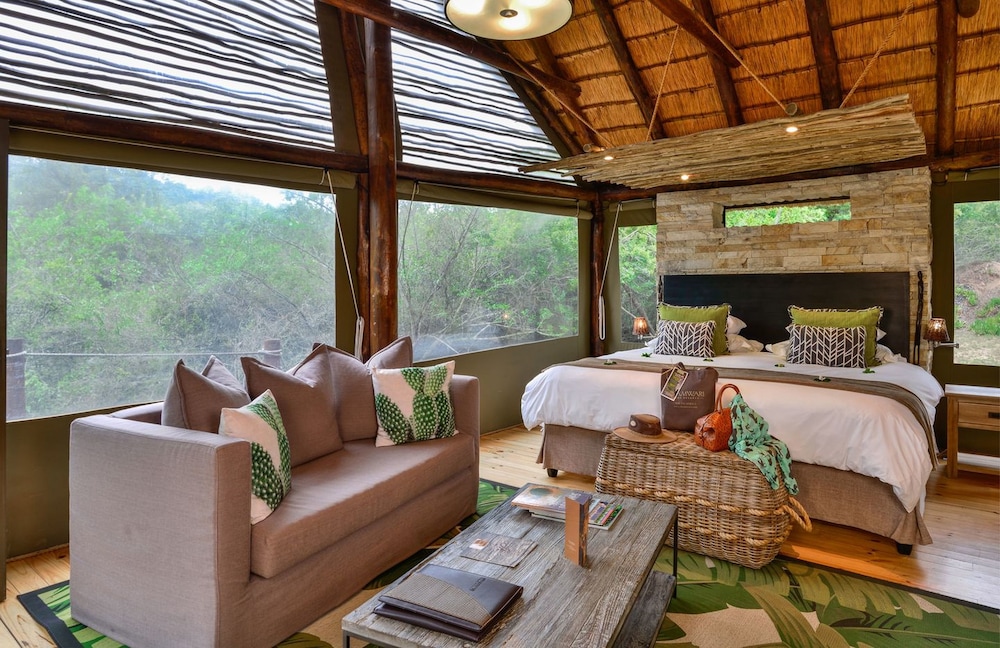 Superior Tent, Private Pool, Valley View