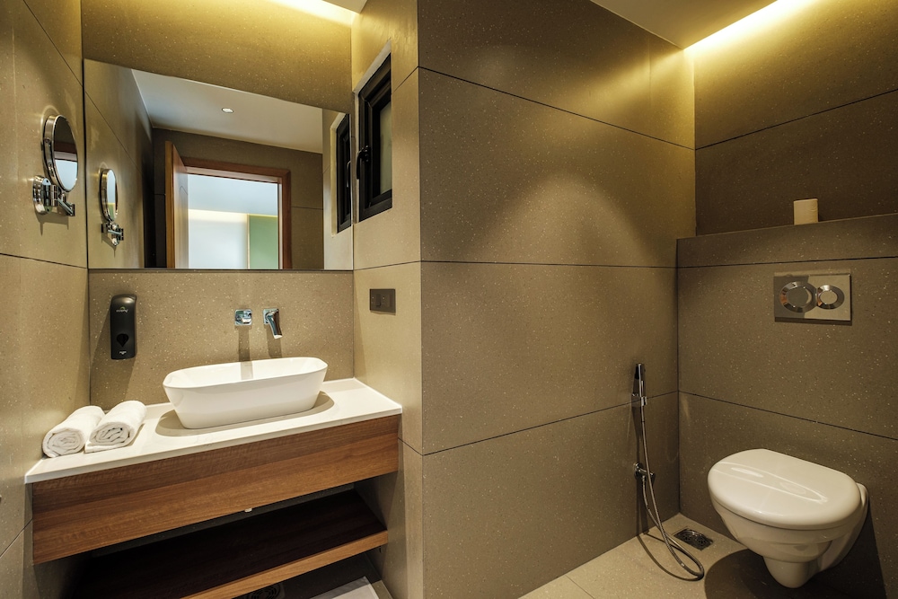 Urban Corner Room - Photo 3