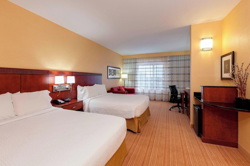 Room, Multiple Beds - Photo 1