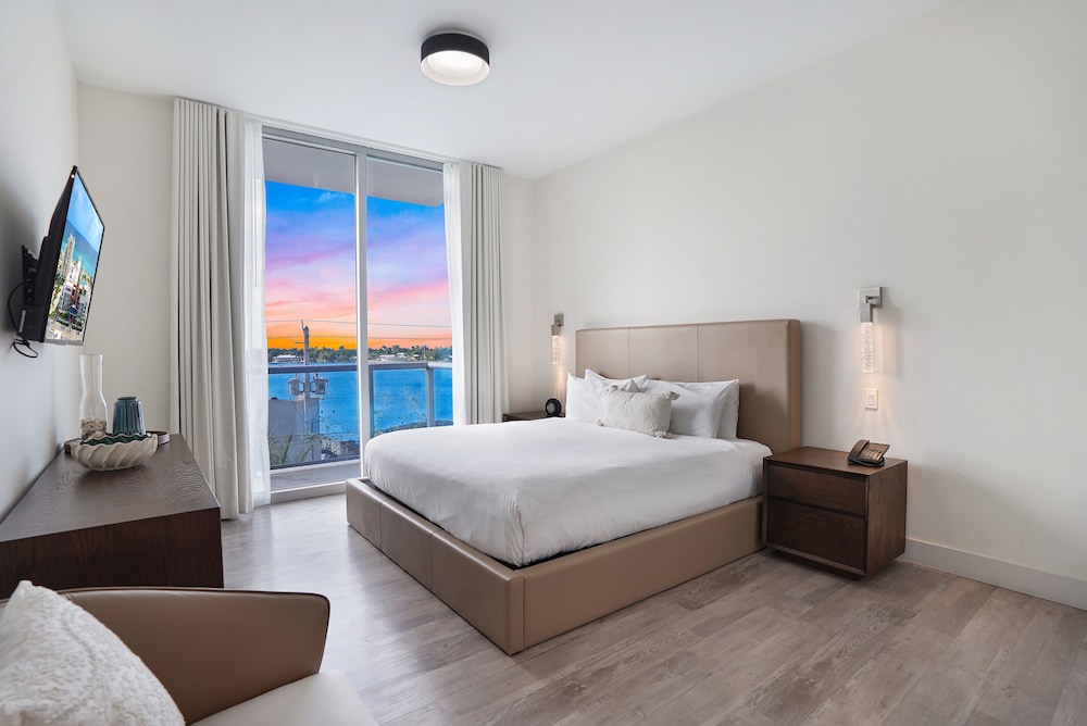Premium Condo, 2 Bedrooms, Marina View