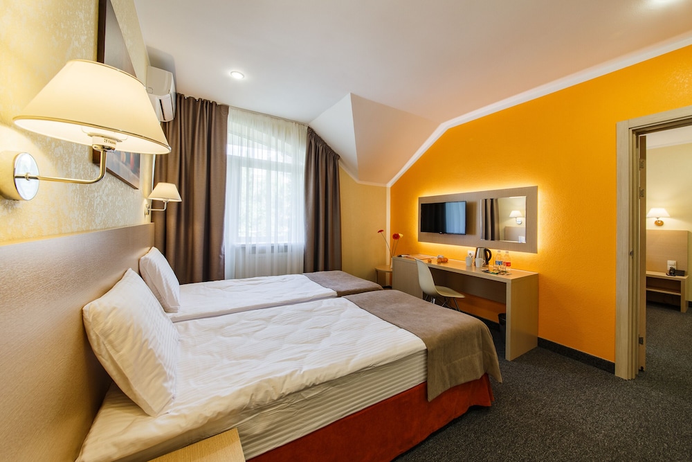 Family Suite, Connecting Rooms photo 2