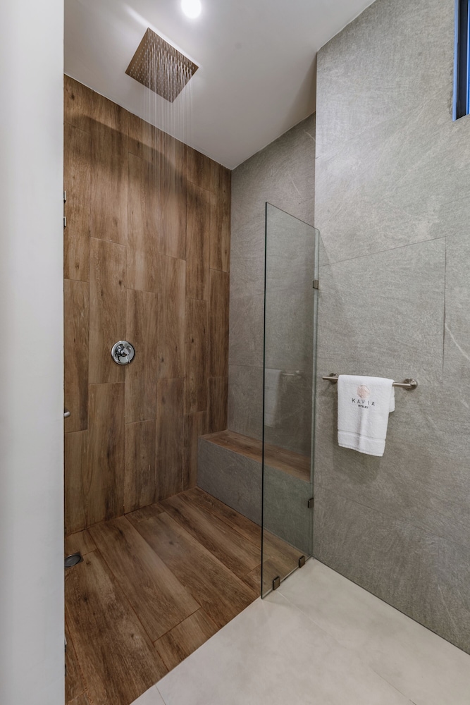 Deluxe Room - Photo 10
