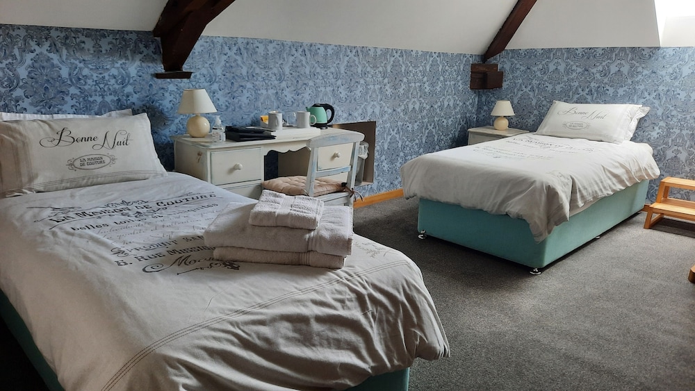 Double or Twin Room, Ensuite (Chambre MATISSE) photo 1