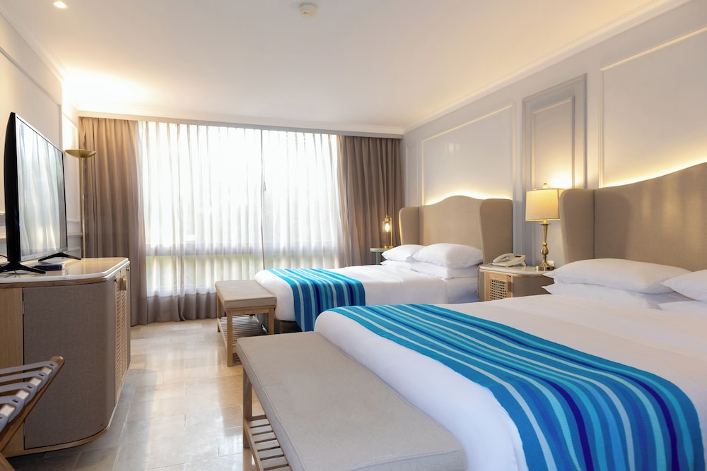 Premium Room, 2 Queen Beds, Non Smoking (City or Garden View) - Photo 1
