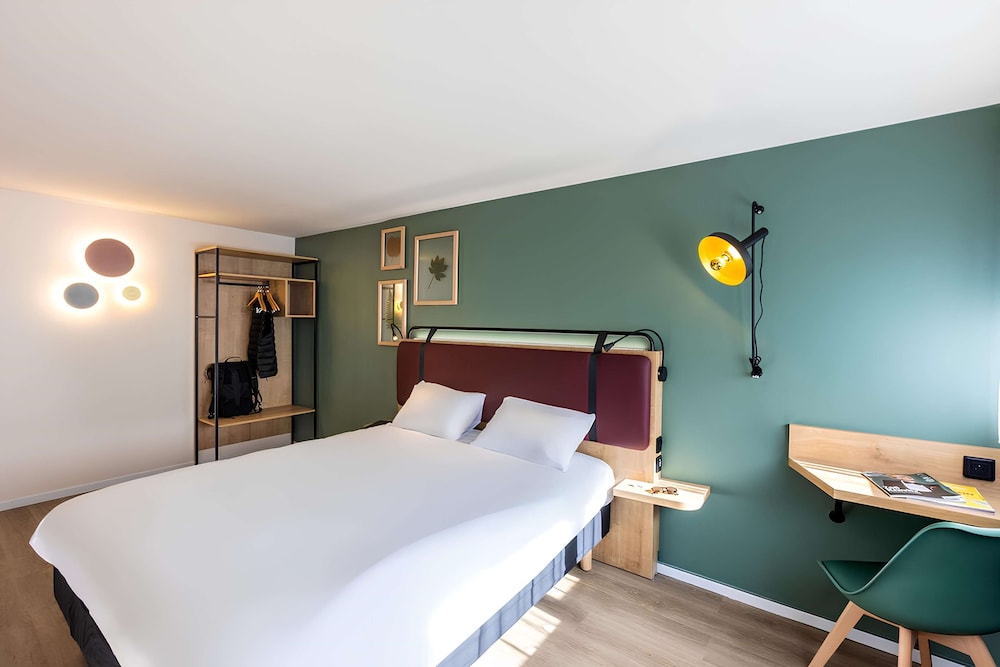 Standard Room, 2 Twin Beds - Photo 1