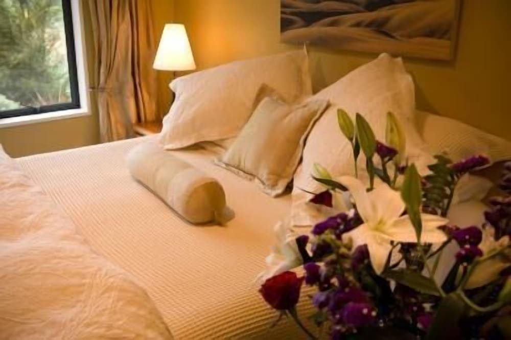 Standard Suite, 1 Bedroom, Non Smoking, Kitchenette (2 Nights Getaway) photo 2