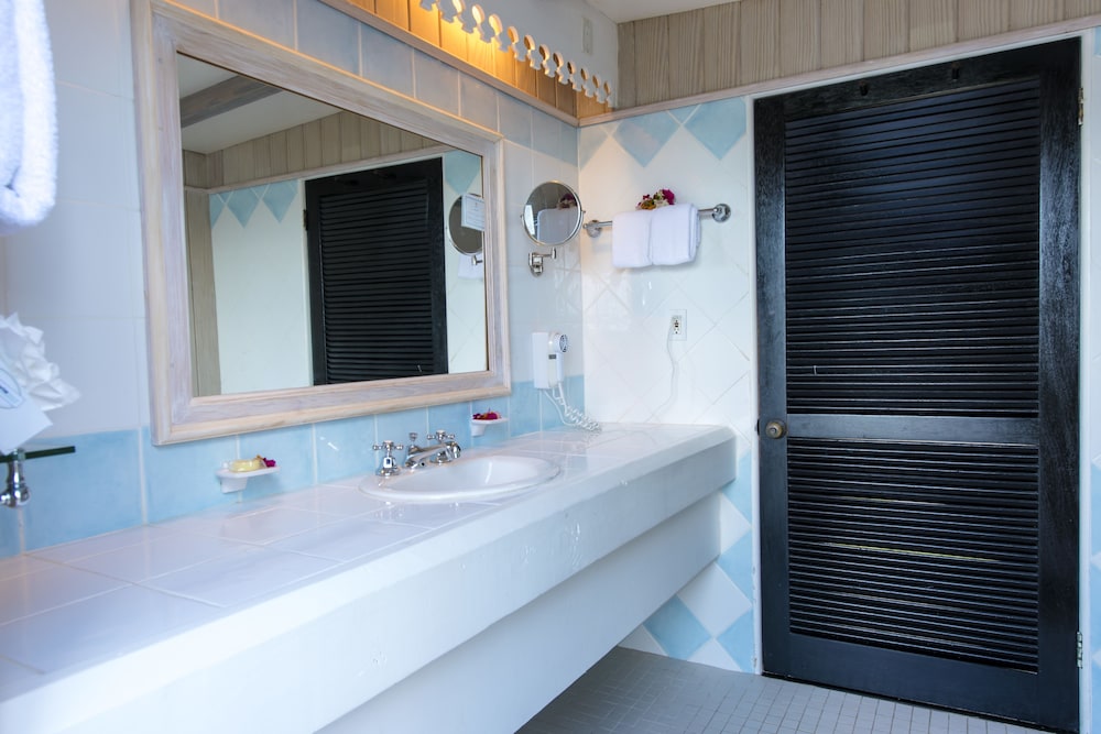 Standard Cottage, Garden View