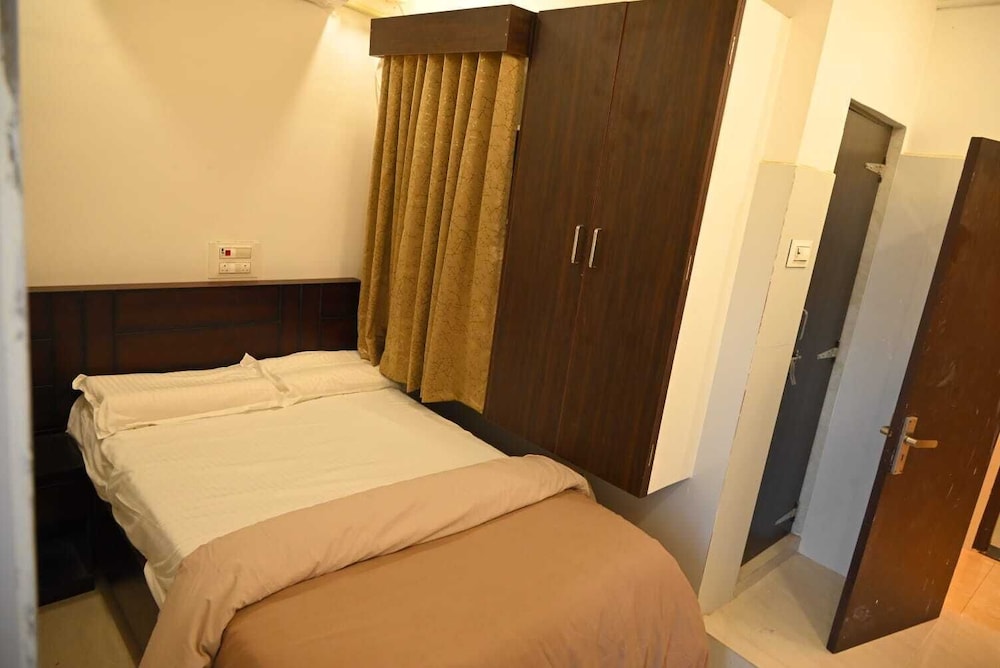 Single Bed AC
