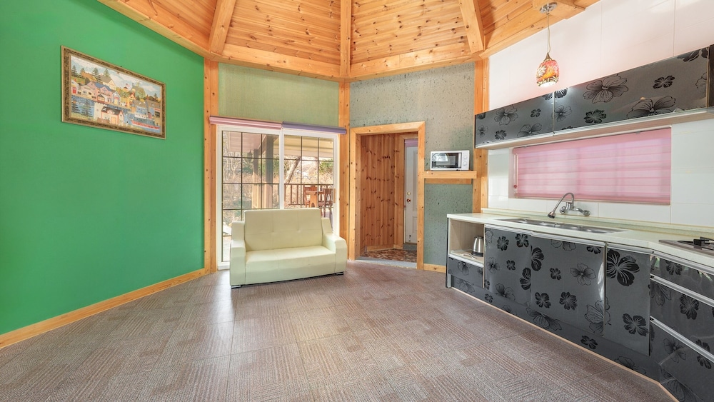 Basic Room, 1 Bedroom (Deluxe 3(Pet, BBQ, Terrace, Spa)) - Photo 2