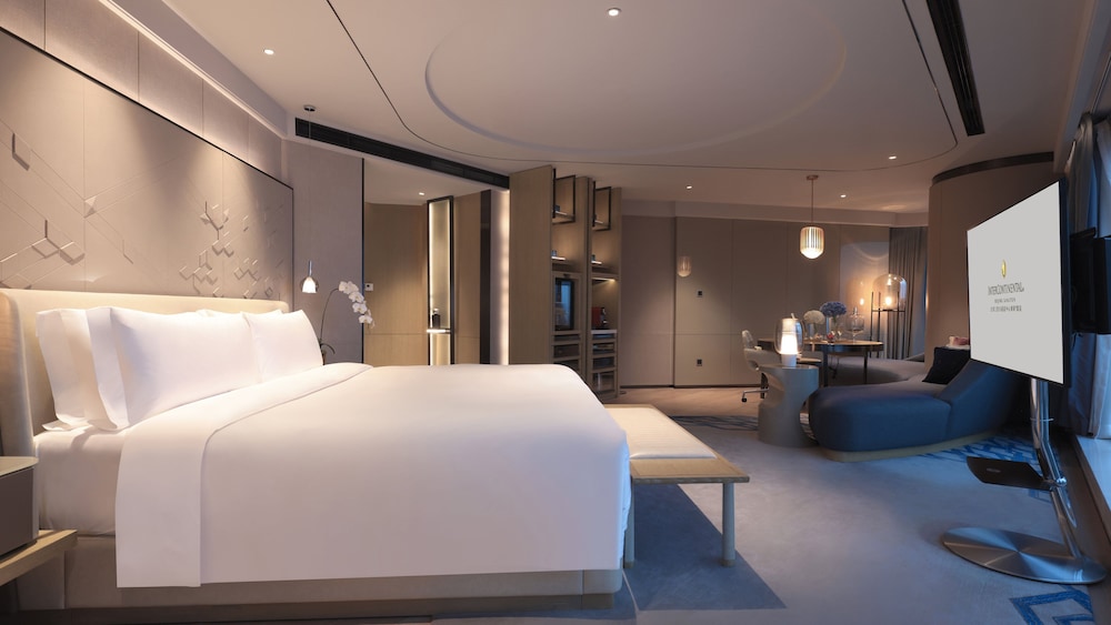 Junior Suite, 1 King Bed, City View