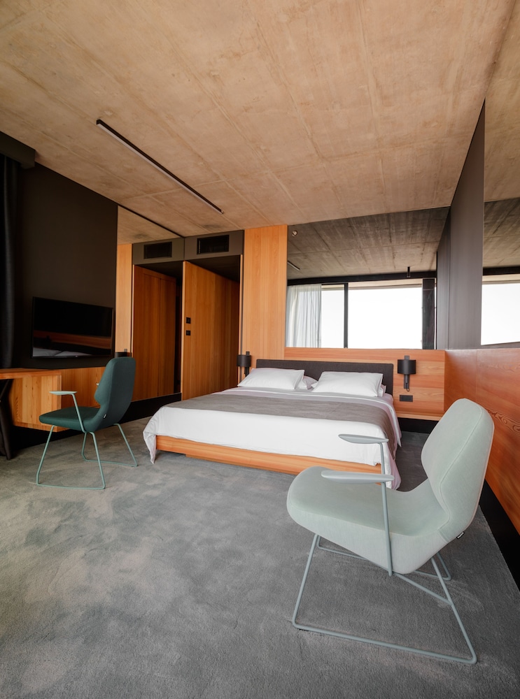 Superior Room, 1 King Bed