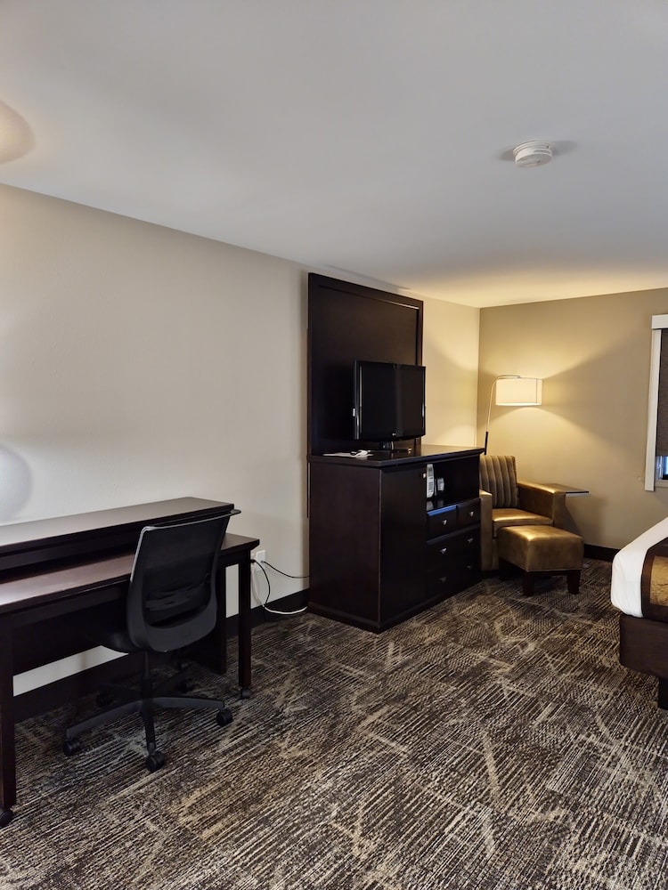 Deluxe Room, 1 King Bed (Executive King) - Photo 3