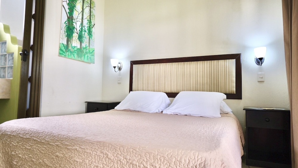 Standard Double Room, Private Bathroom, Garden View