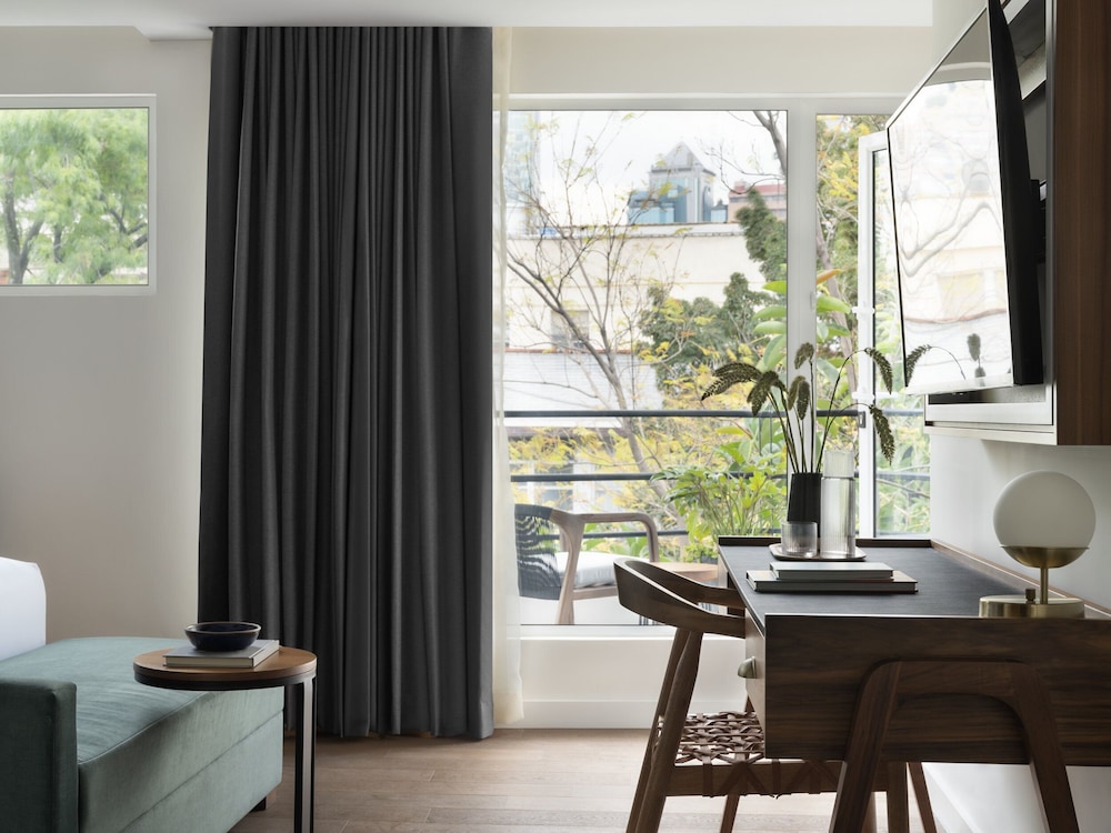 Premium Room, 1 King Bed, Balcony - Photo 1