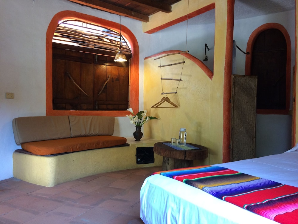 Basic Cabin, 1 Queen Bed, Garden View photo 2