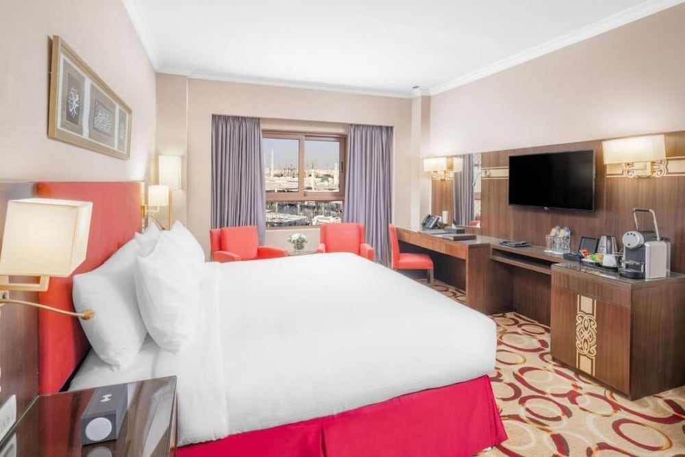 Deluxe King Room , Haram View