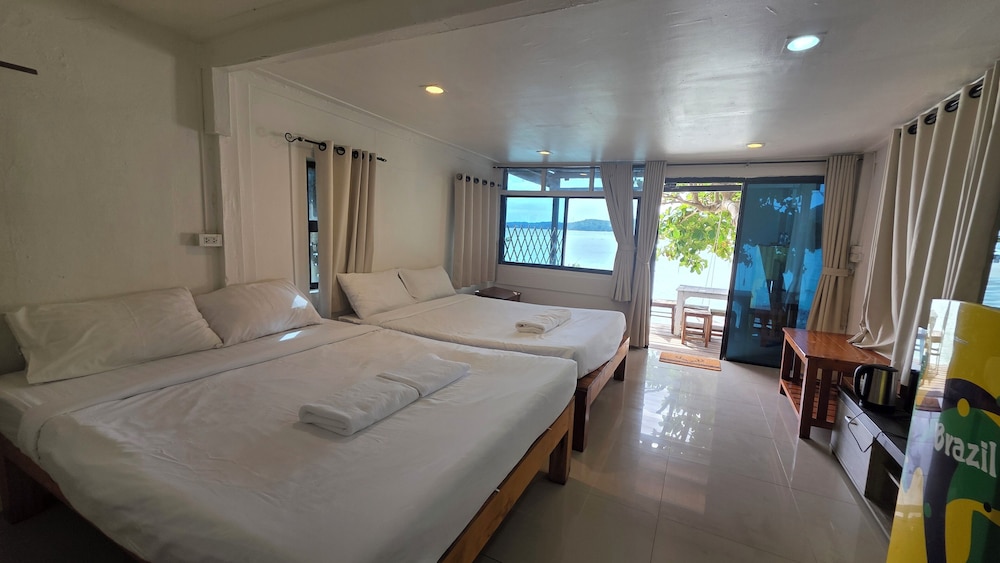 Family Seaview Room 1