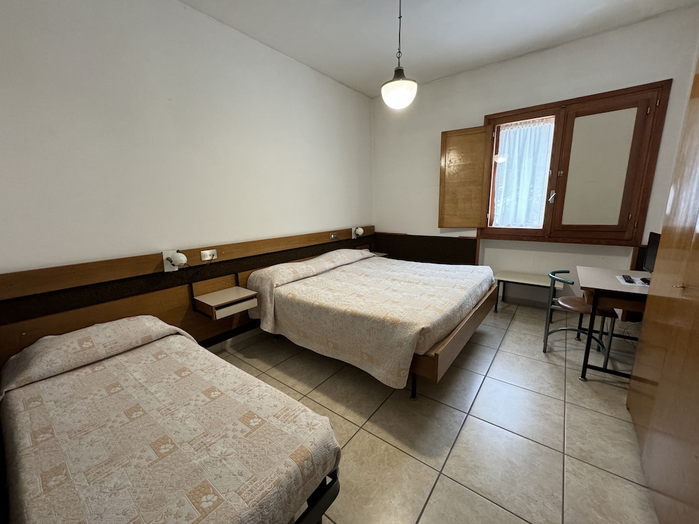 Classic Triple Room - Photo 3