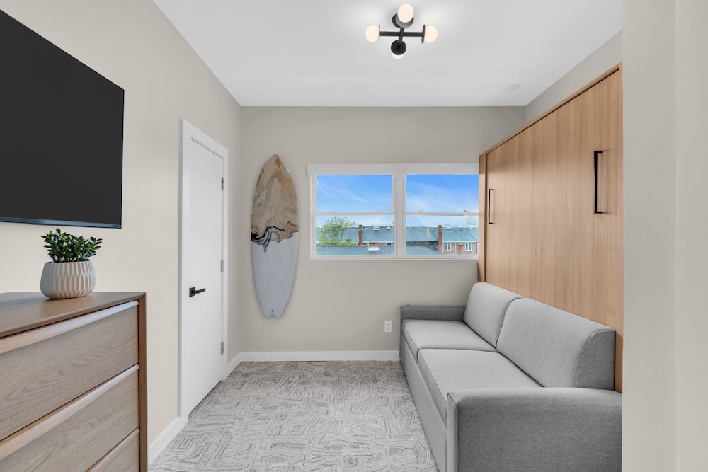 Standard Room, 1 Queen Bed