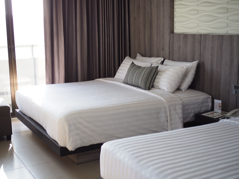 Urban Triple Room - Photo 2
