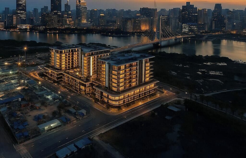 Premier Apartment, 3 Bedrooms, Balcony, City View photo 3