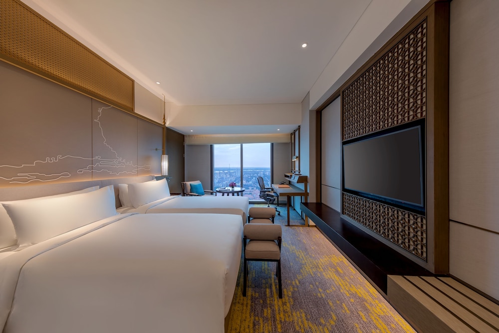 Pacific Club Twin Room photo 3