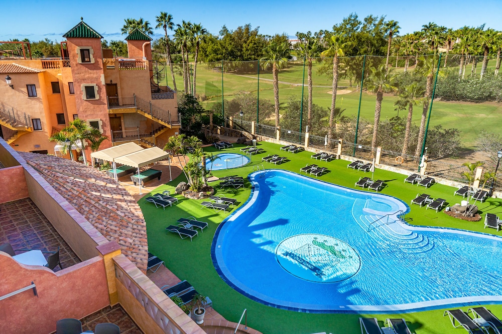 Suite, Hot Tub (3 Adultos) photo 3