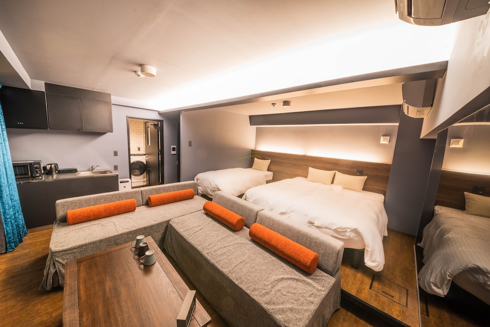 Suite Room with Balcony and Jetted Tab, Non Smoking - Photo 1