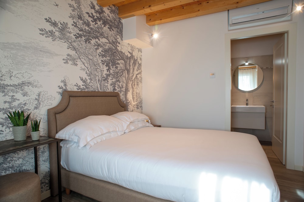 Business Room photo 3